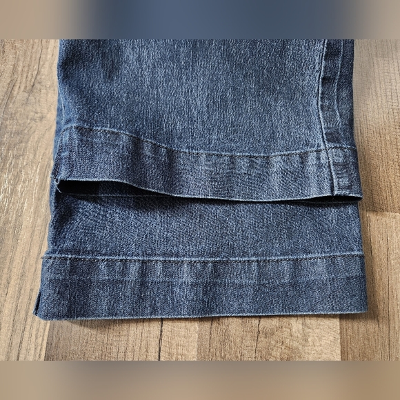 Lee brand women's size 10 jean capris - Picture 4 of 8